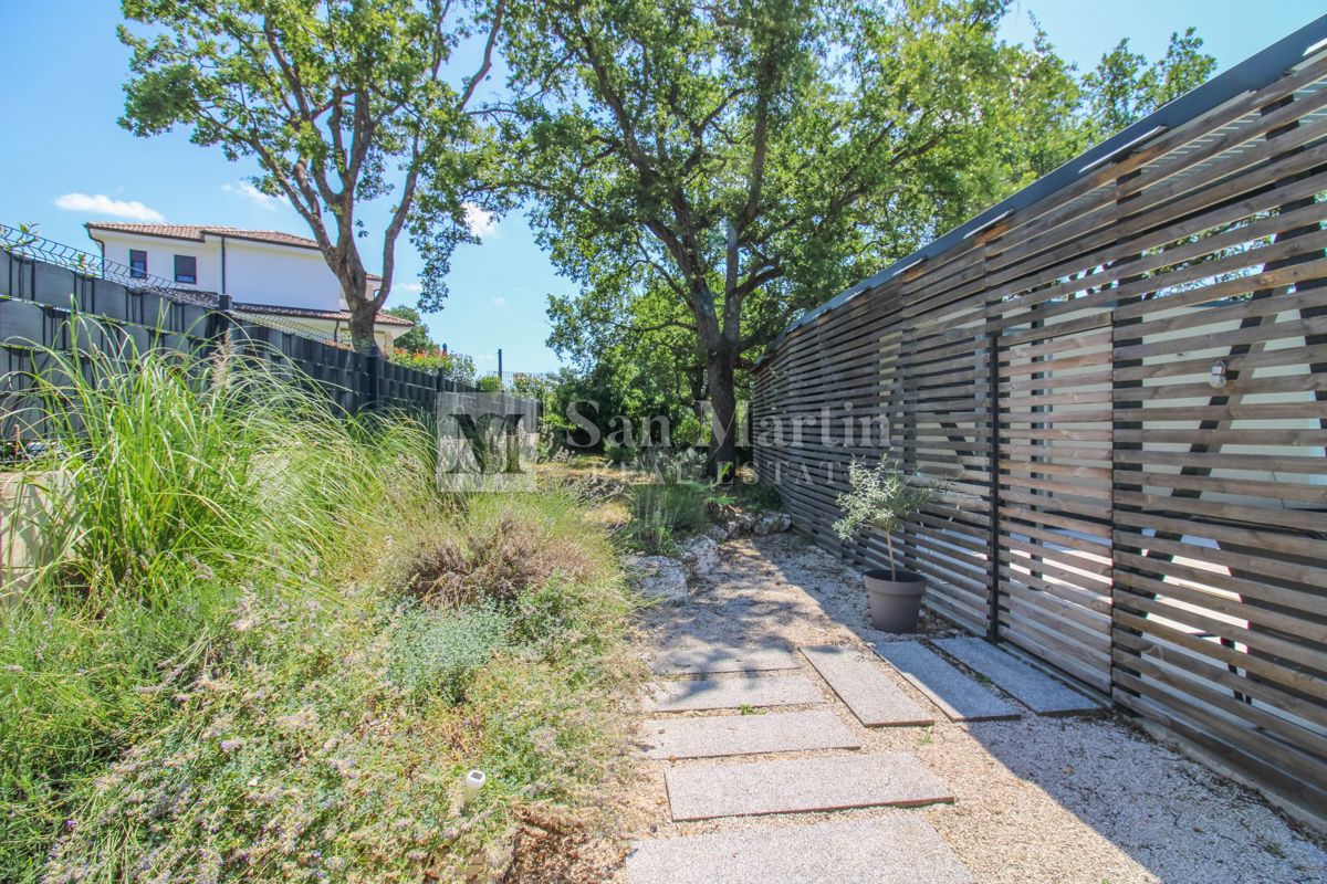 Parenzo, dintorni – fantastica piccola casa a piano terra con piscina