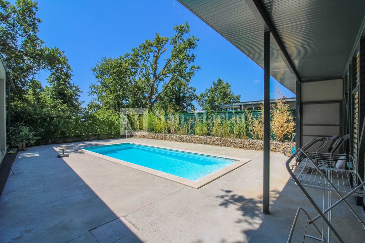 Parenzo, dintorni – fantastica piccola casa a piano terra con piscina