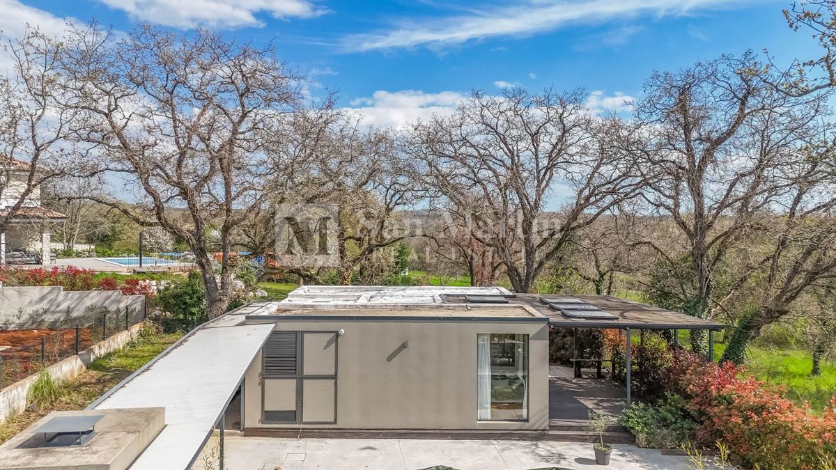 Parenzo, dintorni – fantastica piccola casa a piano terra con piscina