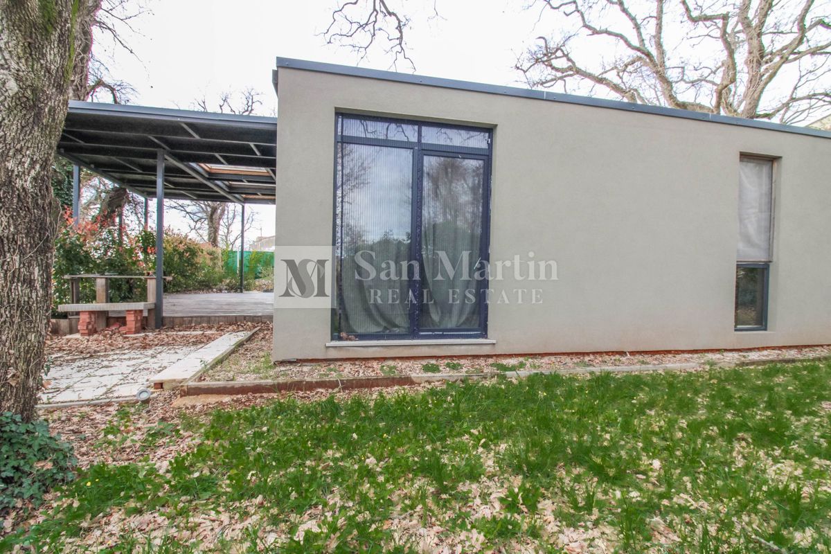 Parenzo, dintorni – fantastica piccola casa a piano terra con piscina