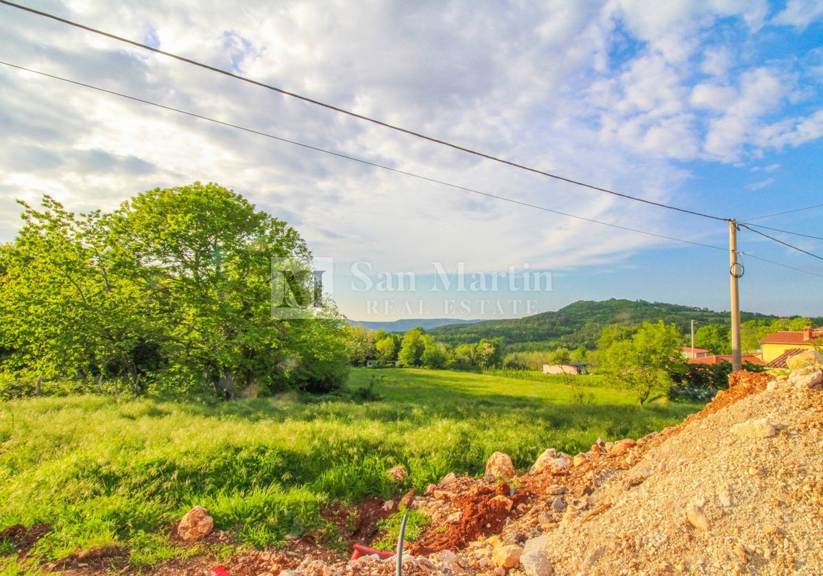 Parenzo-dintorni, bel terreno di costuzione 