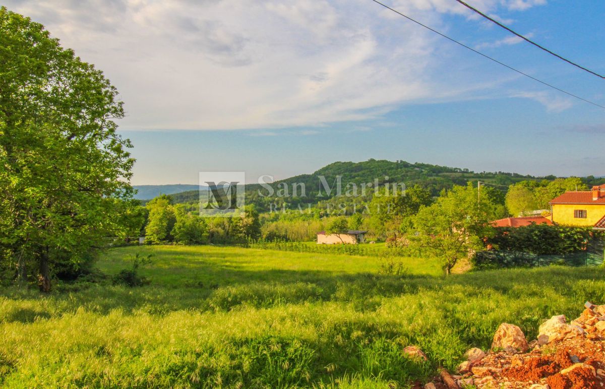 Parenzo-dintorni, bel terreno di costuzione 