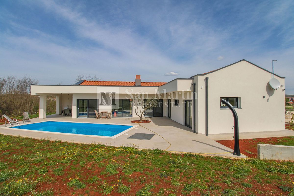 Rovigno, dintorni - bellissima casa nuova con piscina
