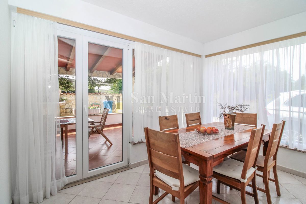 PARENZO, casa con 3 camere da letto e piscina