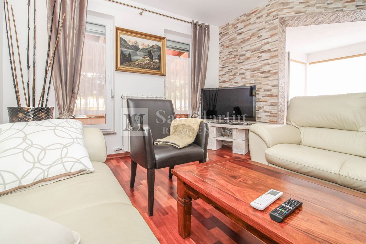 PARENZO, casa con 3 camere da letto e piscina