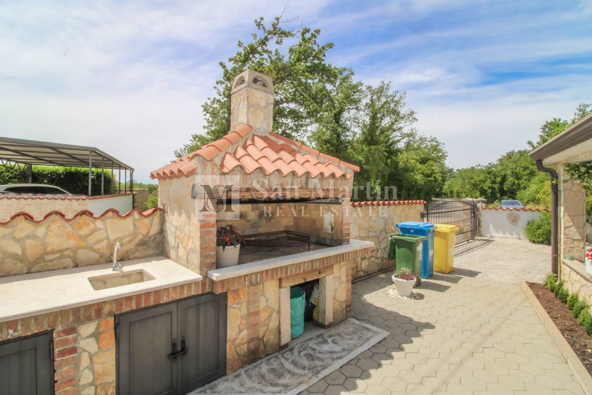 PARENZO, casa con 3 camere da letto e piscina