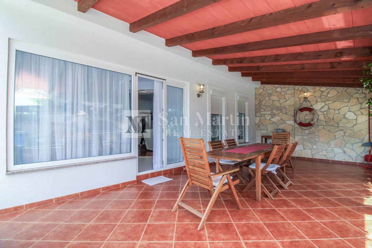 PARENZO, casa con 3 camere da letto e piscina