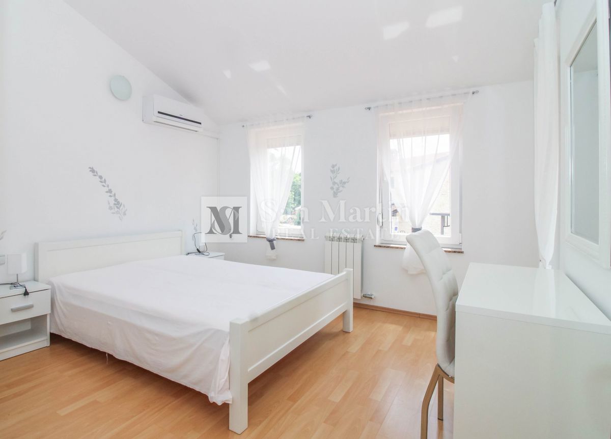 PARENZO, casa con 3 camere da letto e piscina