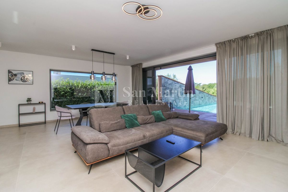 NOVIGRAD, Casa moderna con piscina