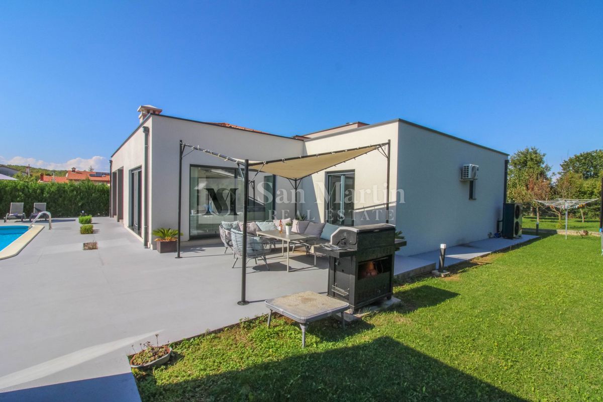 Labin, dintorni – villa di lusso nella natura con piscina riscaldata