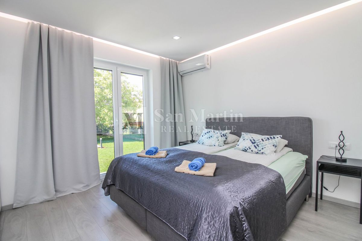 Labin, dintorni – villa di lusso nella natura con piscina riscaldata