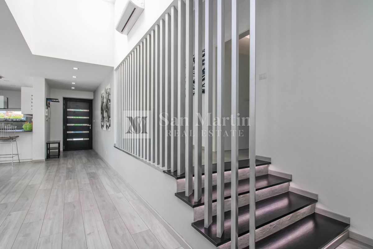 Labin, dintorni – villa di lusso nella natura con piscina riscaldata