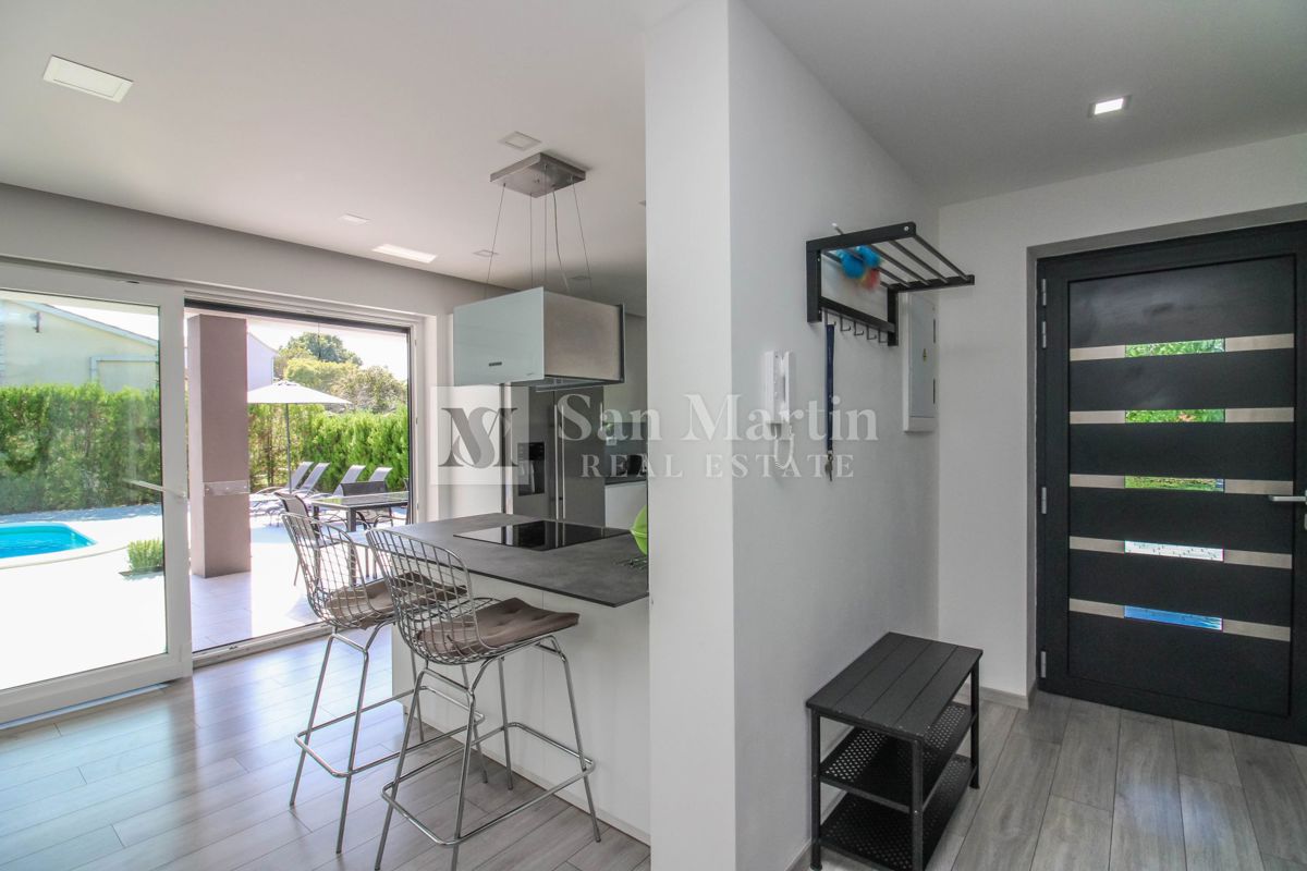 Labin, dintorni – villa di lusso nella natura con piscina riscaldata