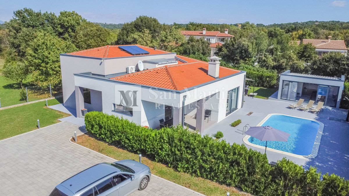 Labin, dintorni – villa di lusso nella natura con piscina riscaldata