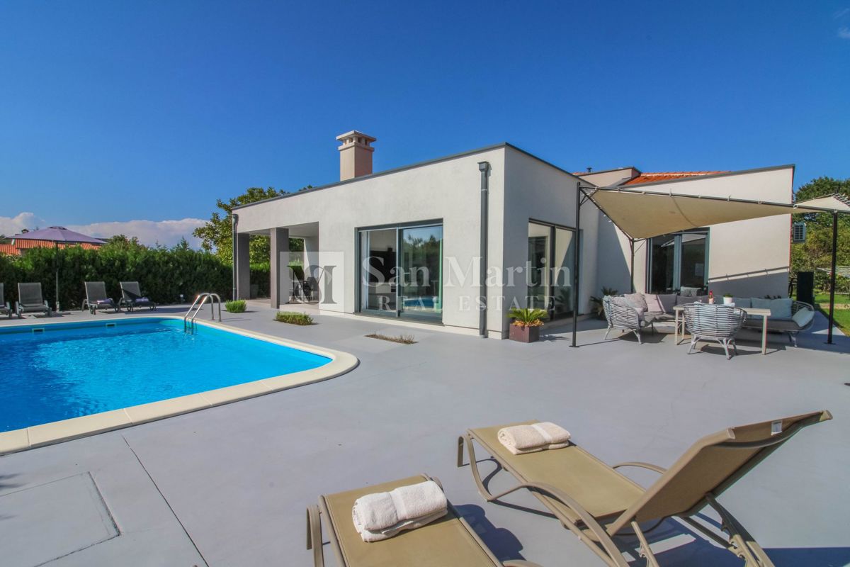 Labin, dintorni – villa di lusso nella natura con piscina riscaldata