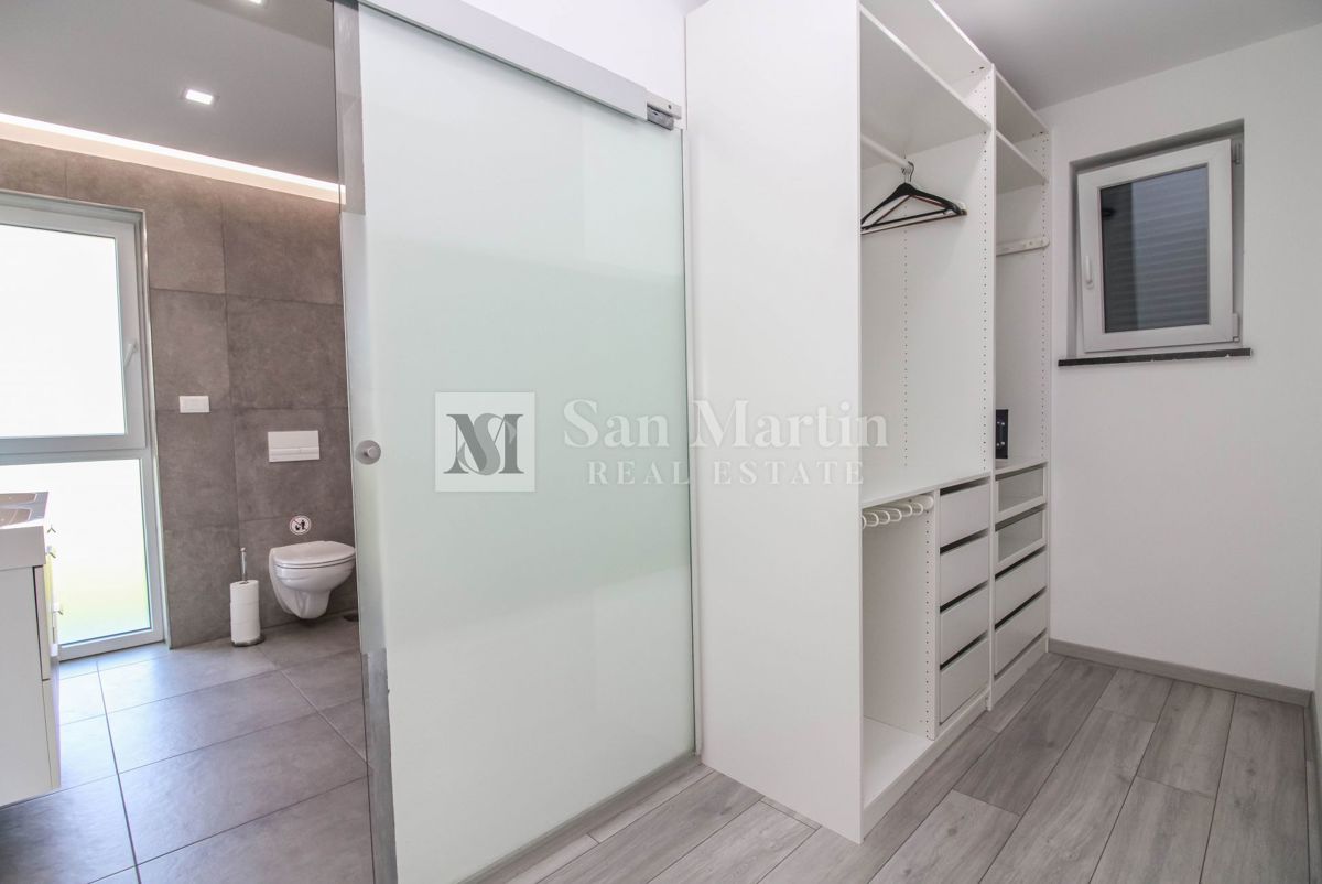 Labin, dintorni – villa di lusso nella natura con piscina riscaldata