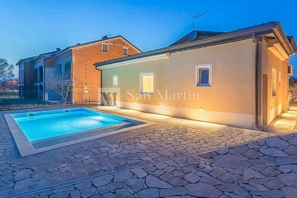 PARENZO, Casa con piscina 4 camere da letto