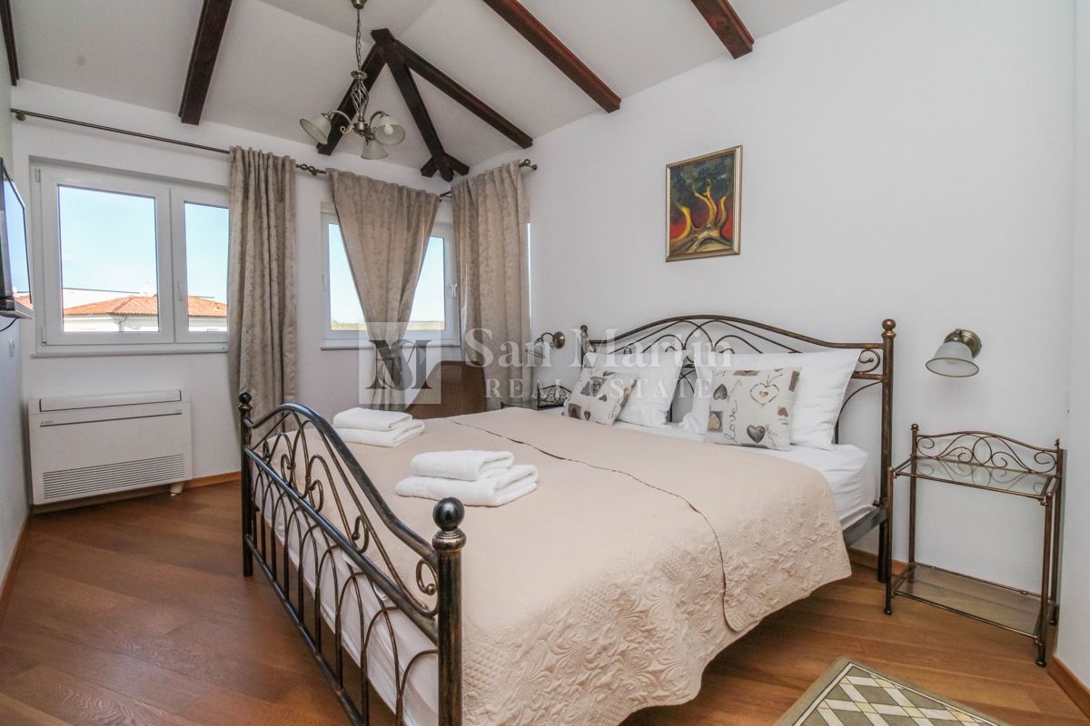 Parenzo, dintorni - una bella casa con piscina in una posizione tranquilla