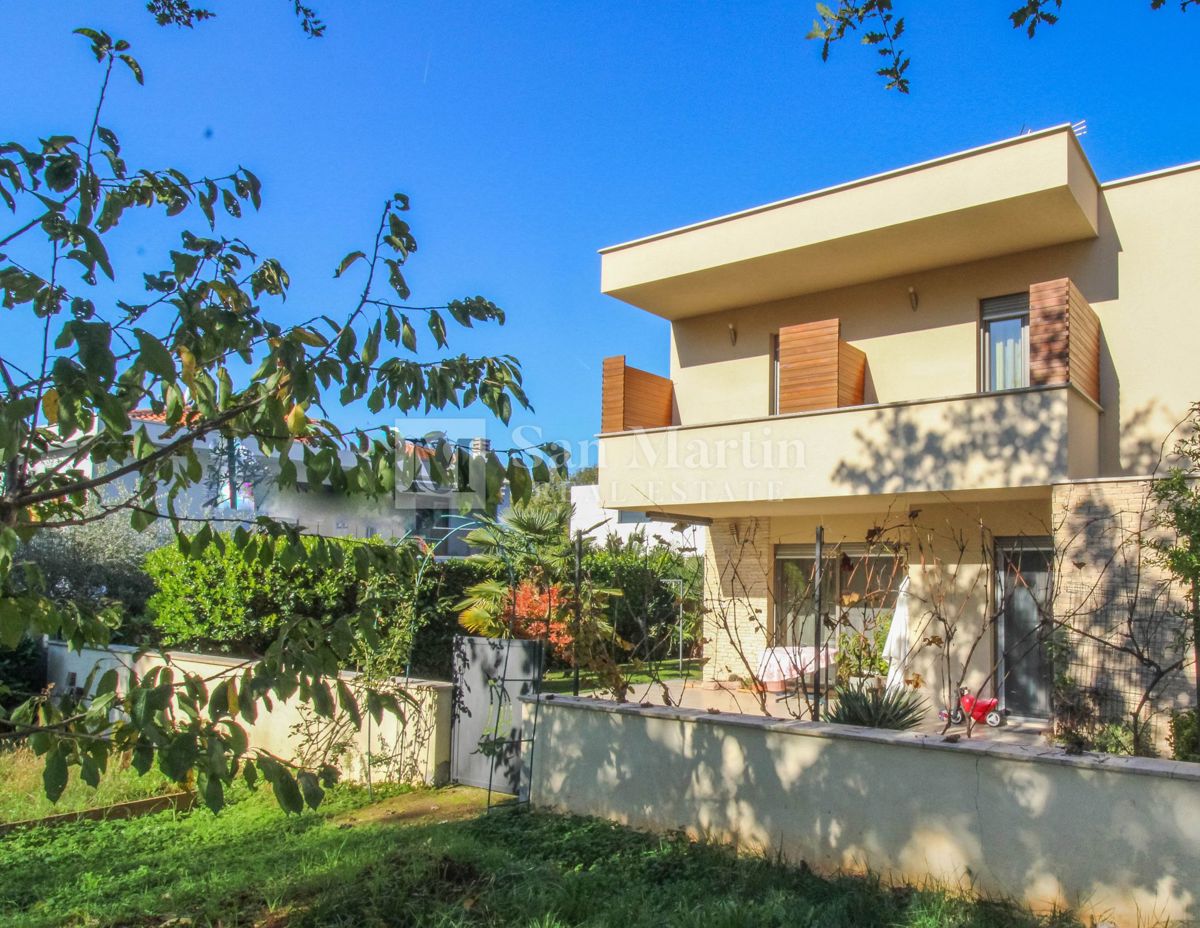 Parenzo - bellissima casa in centro vicino al mare