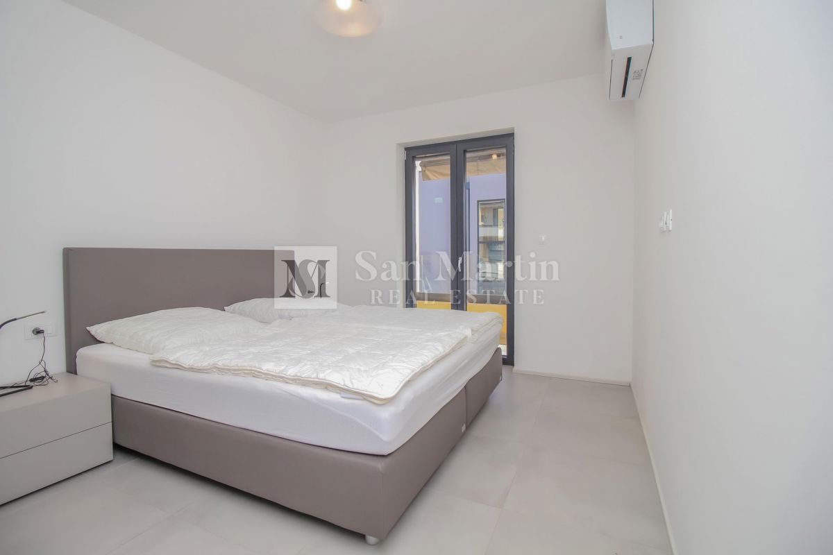 NOVIGRAD, APPARTAMENTO MODERNO, 2 POSTI AUTO