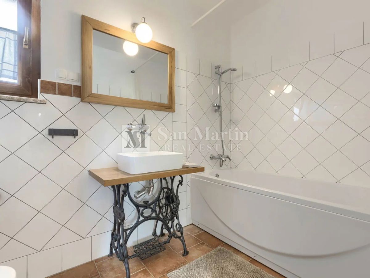 Istria, Svetvinčenat – casa tradizionale su ampio terreno