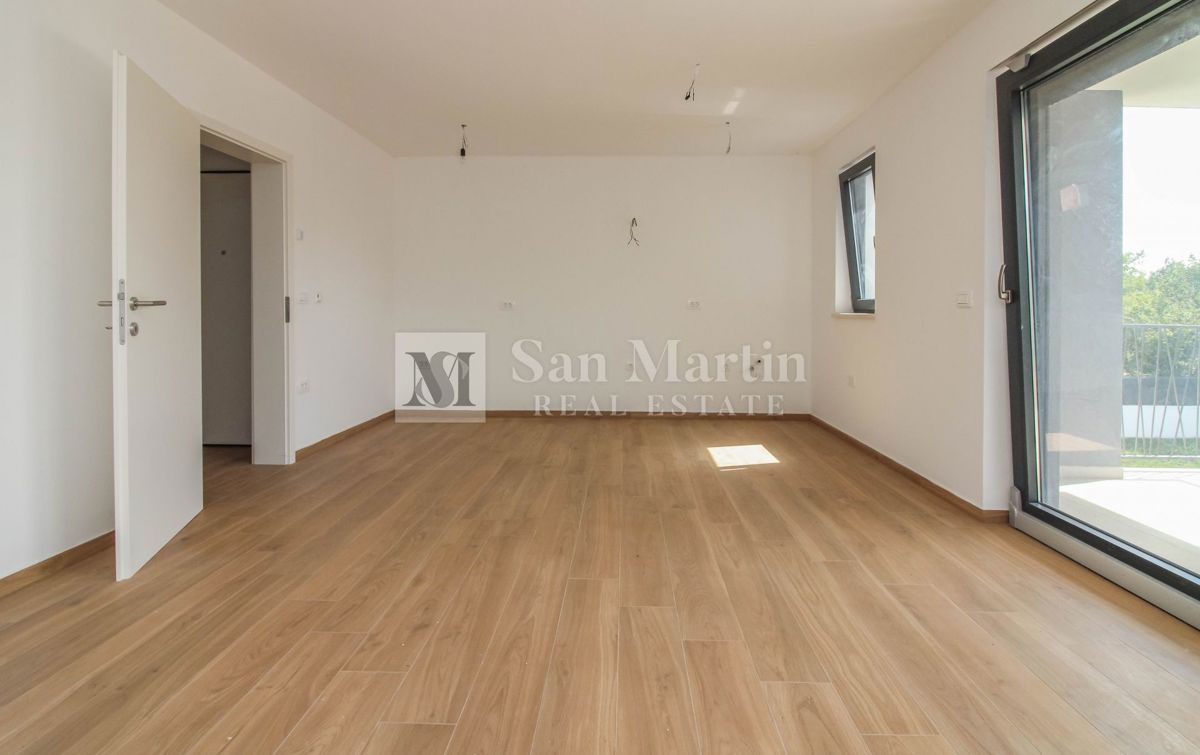 Parenzo, dintorni – appartamento in nuova costruzione con due camere da letto!