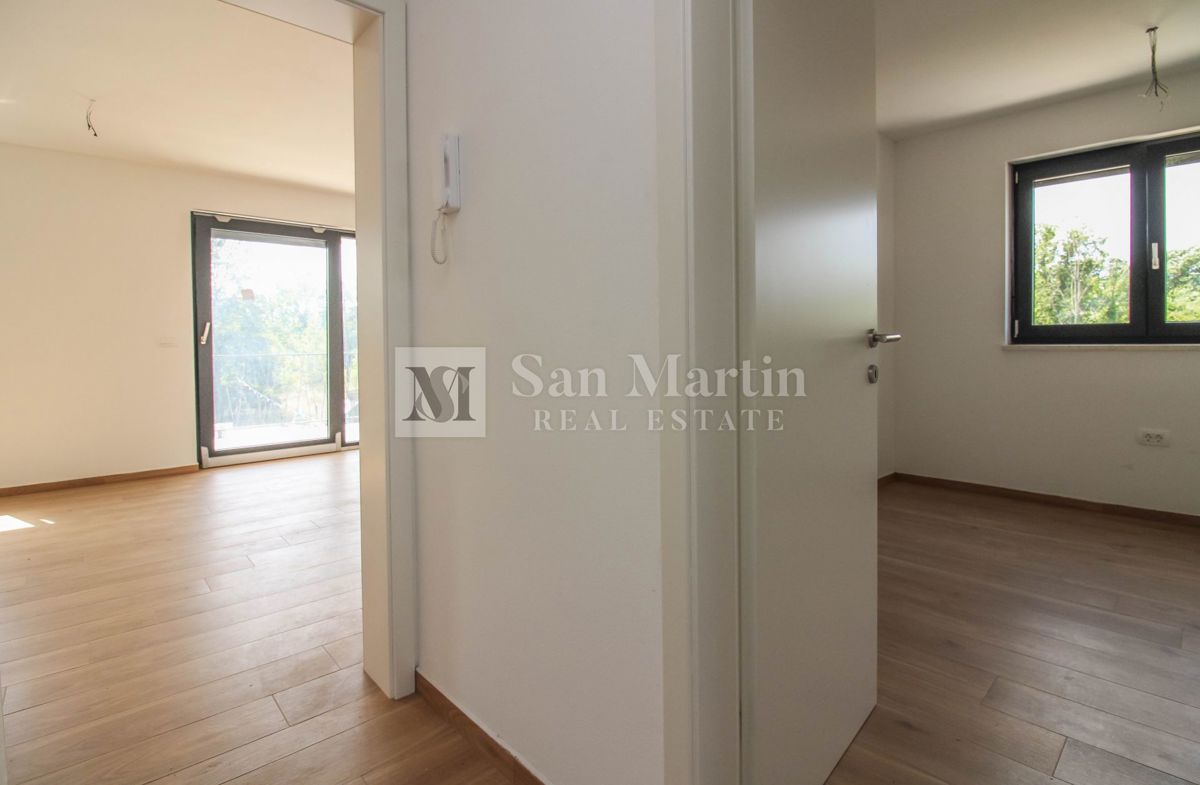 Parenzo, dintorni – appartamento in nuova costruzione con due camere da letto!