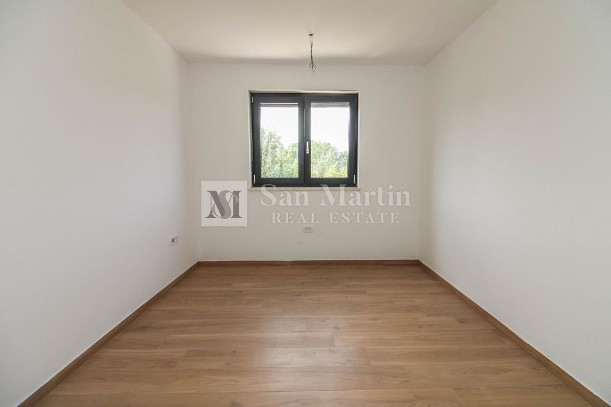 Parenzo, dintorni – appartamento in nuova costruzione con due camere da letto!