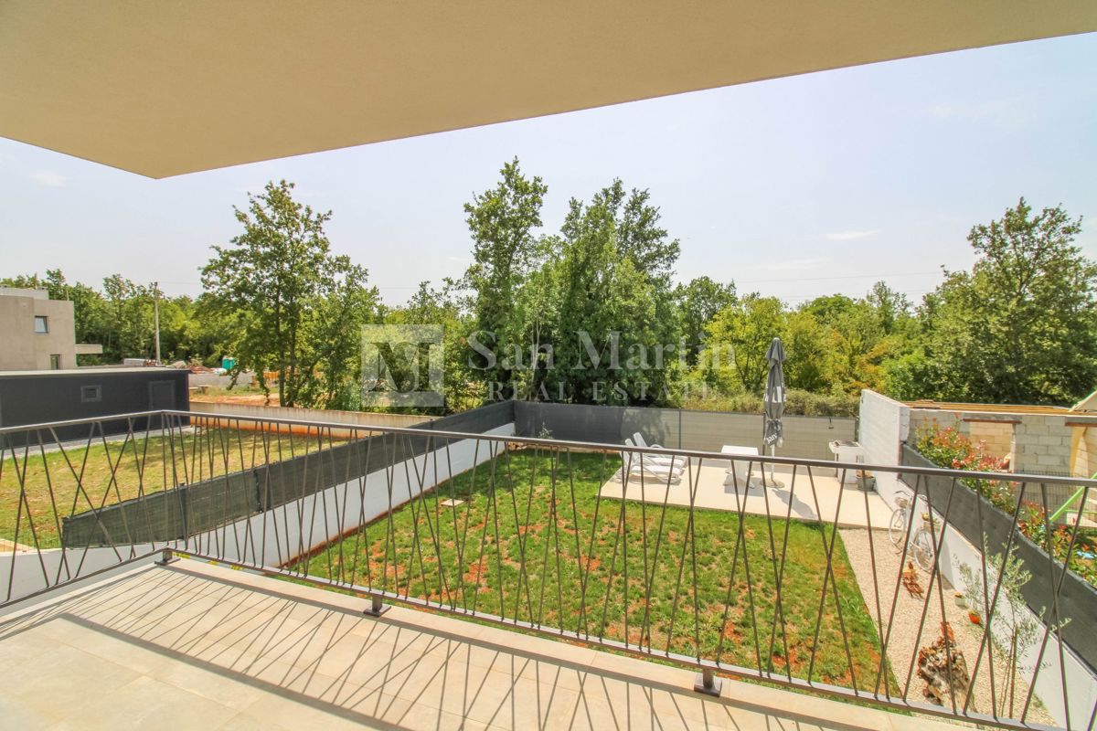 Parenzo, dintorni – appartamento in nuova costruzione con due camere da letto!