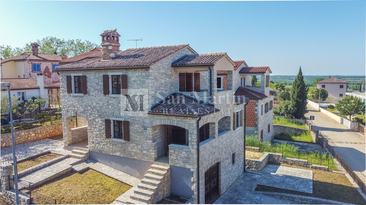 Poreč, Casa in pietra con vista panoramica sul mare