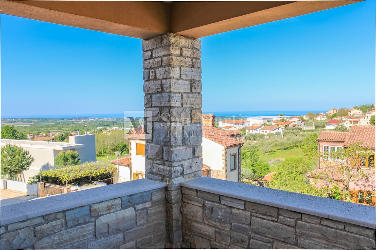 Poreč, Casa in pietra con vista panoramica sul mare