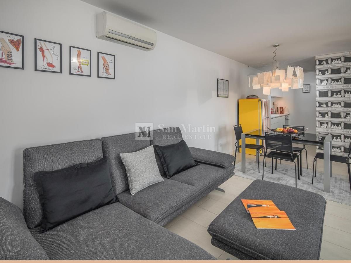 Opportunità!!! Appartamento moderno nel centro di Parenzo con vista sul mare