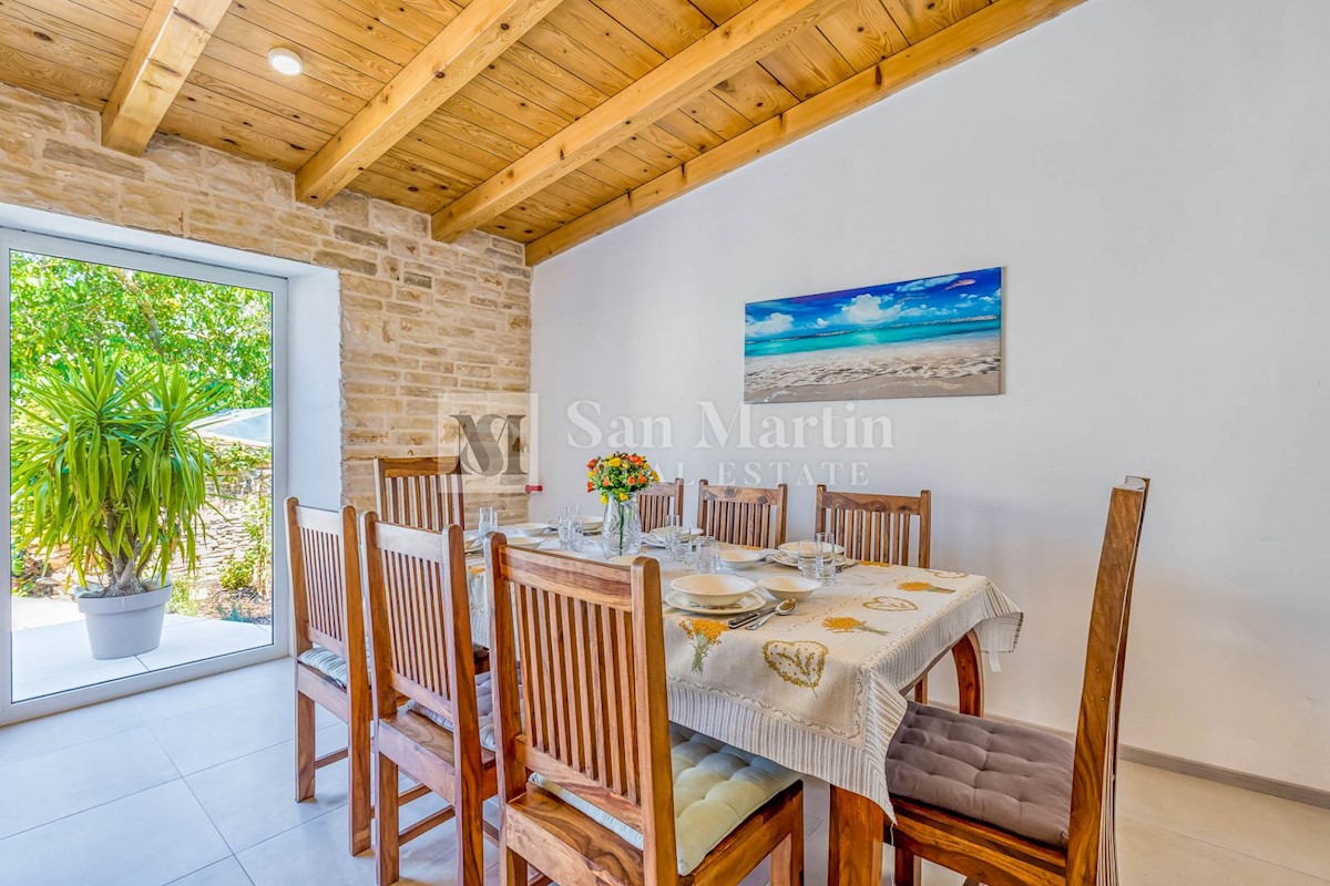 Kanfanar - una bella casa in pietra in un posto tranquillo