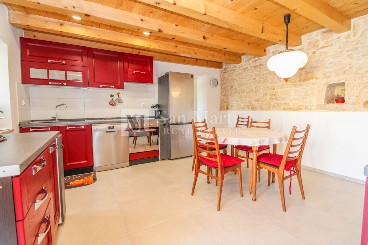 Kanfanar - una bella casa in pietra in un posto tranquillo