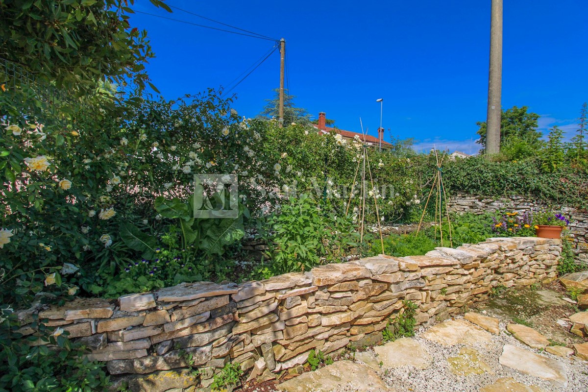 Kanfanar - una bella casa in pietra in un posto tranquillo