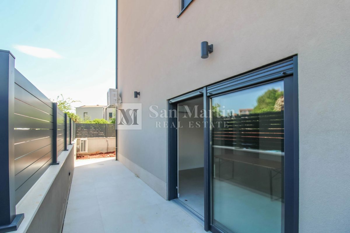 Parenzo, appartamento con due camere da letto, nuova costruzione