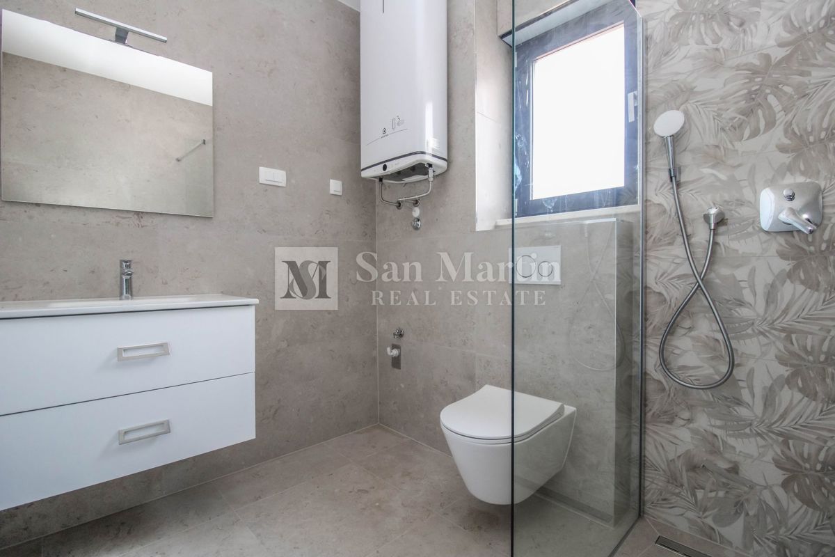 Parenzo, appartamento con due camere da letto, nuova costruzione