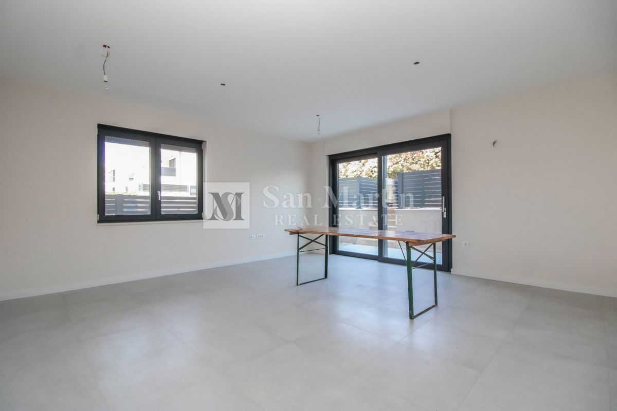 Parenzo, appartamento con due camere da letto, nuova costruzione