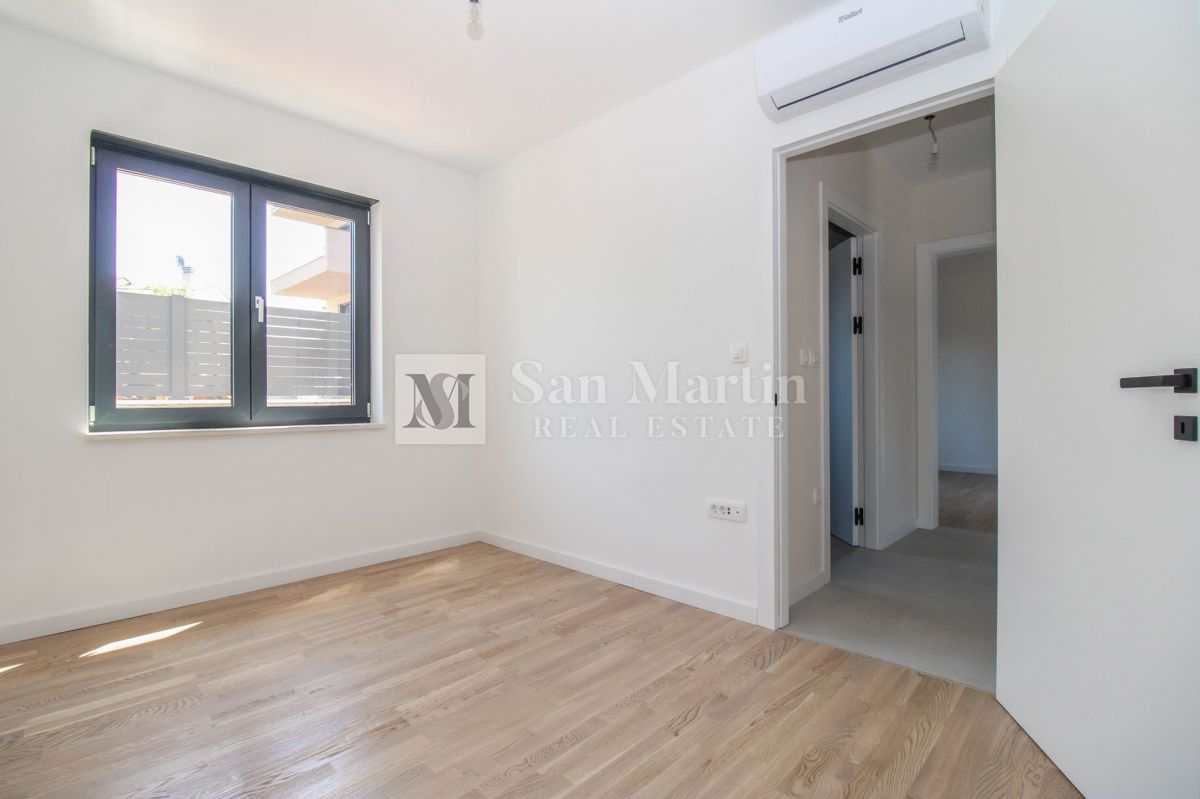 Parenzo, appartamento con due camere da letto, nuova costruzione