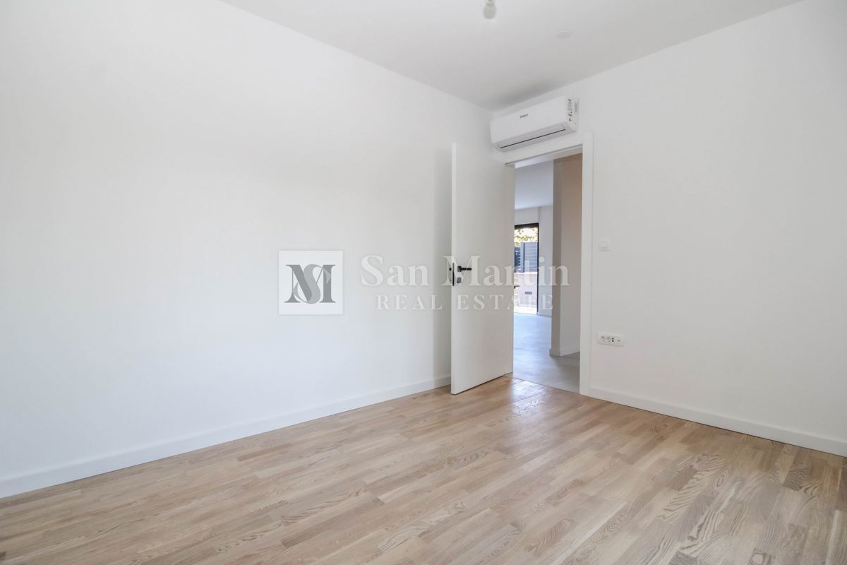 Parenzo, appartamento con due camere da letto, nuova costruzione