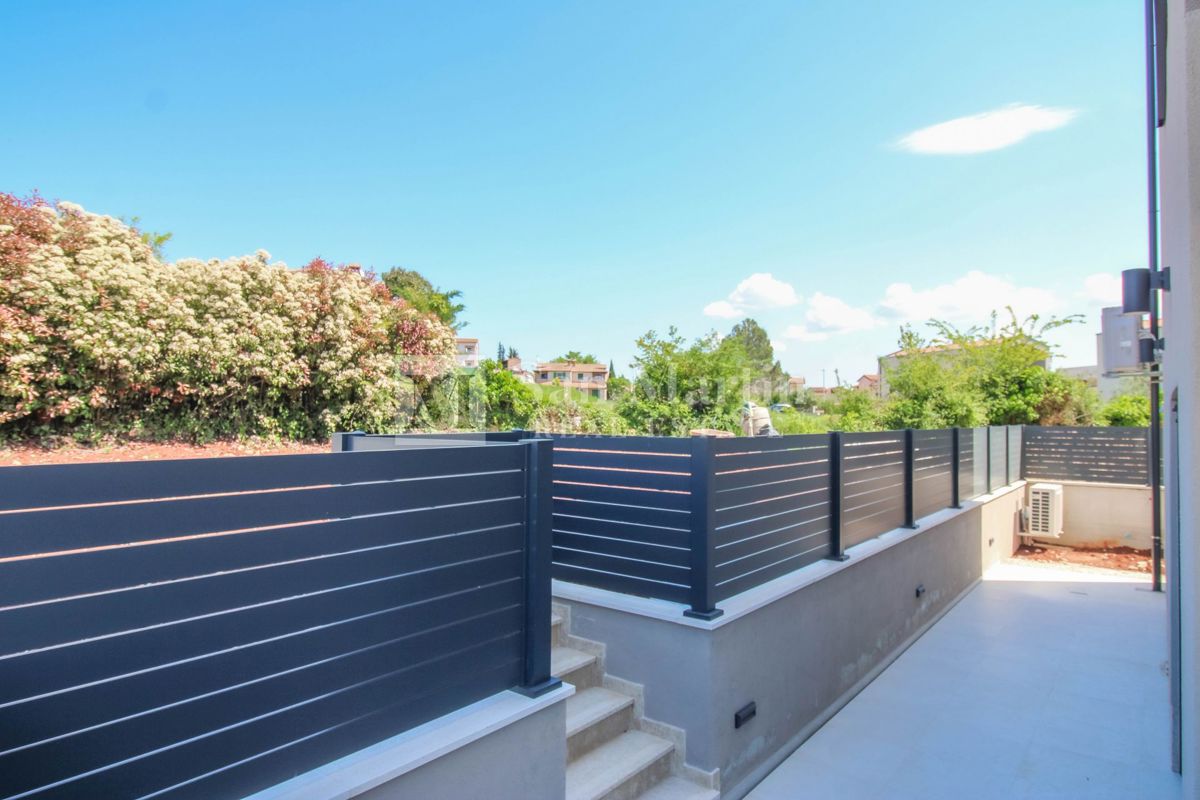 Parenzo, appartamento con due camere da letto, nuova costruzione