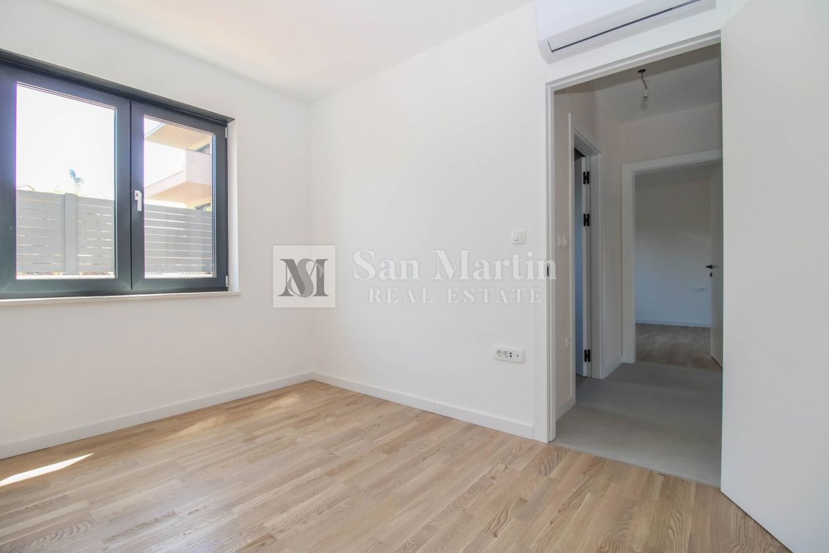 Parenzo, appartamento con due camere da letto, nuova costruzione