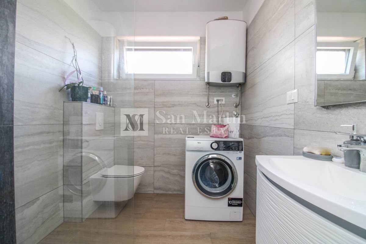 Parenzo, dintorni – appartamento di lusso con vista mare