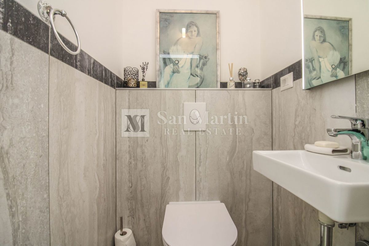 Parenzo, dintorni – appartamento di lusso con vista mare