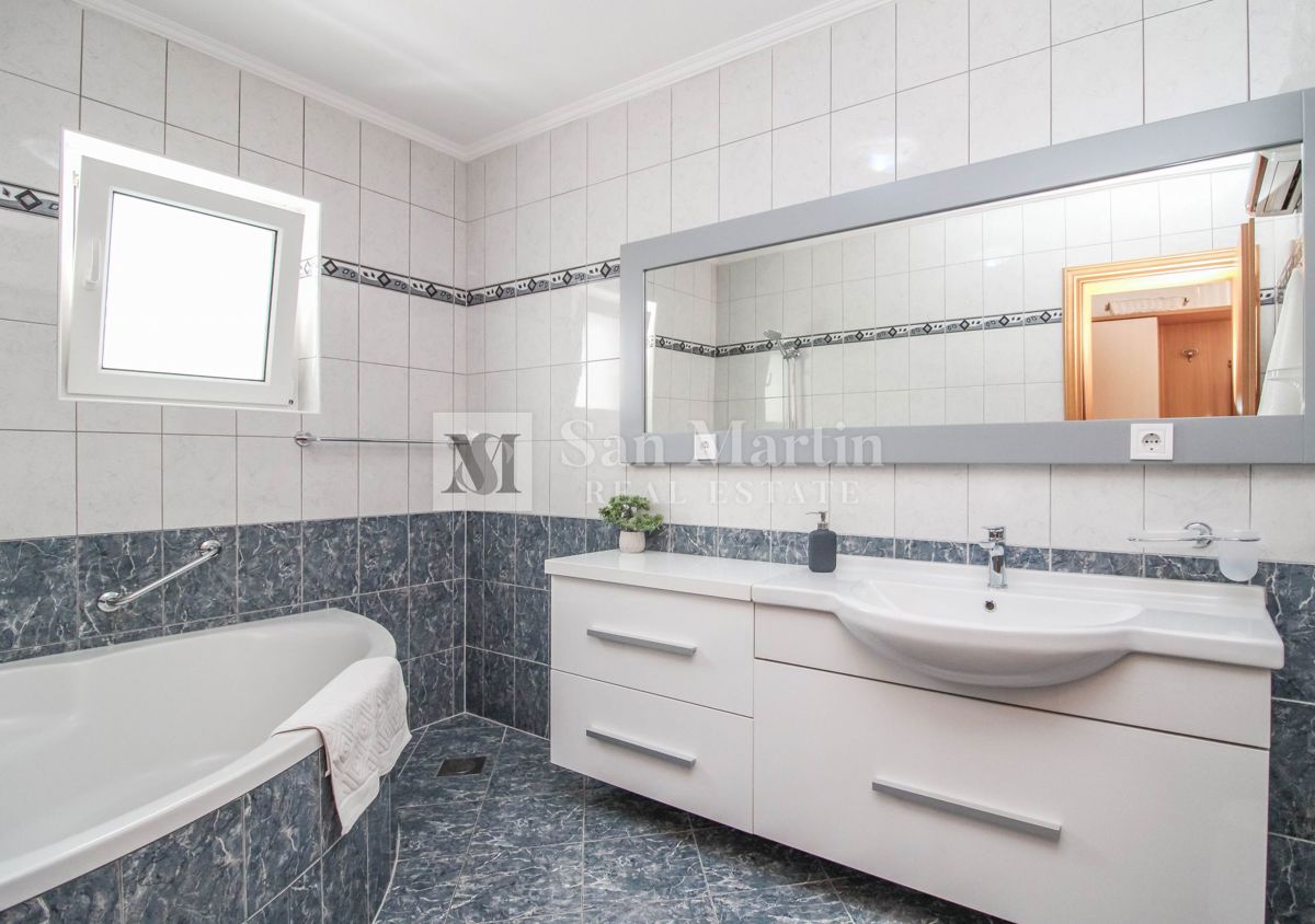 PARENZO, Casa 4 camere da letto