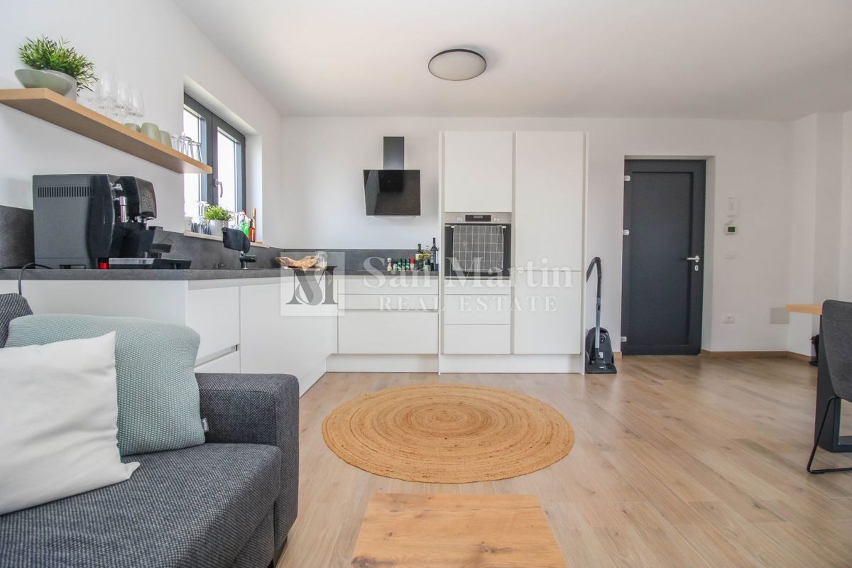 Istria, Parenzo - appartamento moderno in ottima posizione