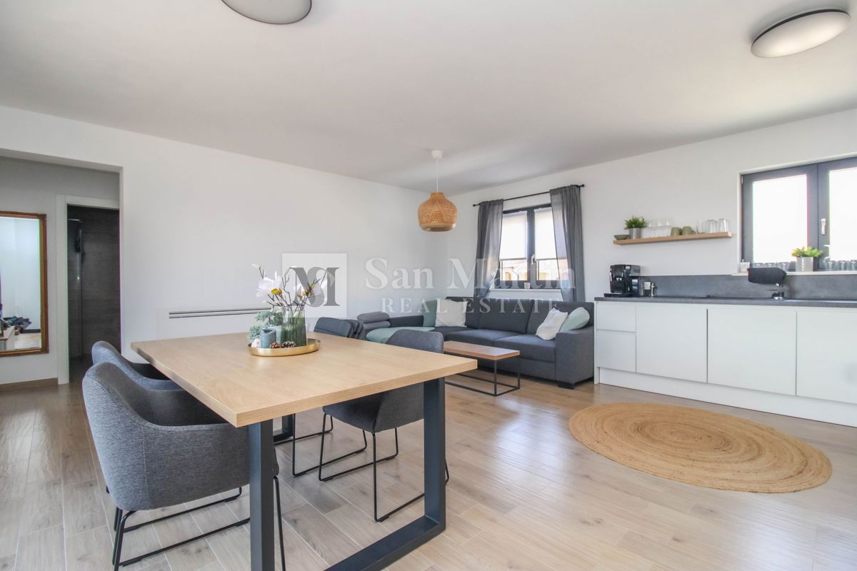 Istria, Parenzo - appartamento moderno in ottima posizione