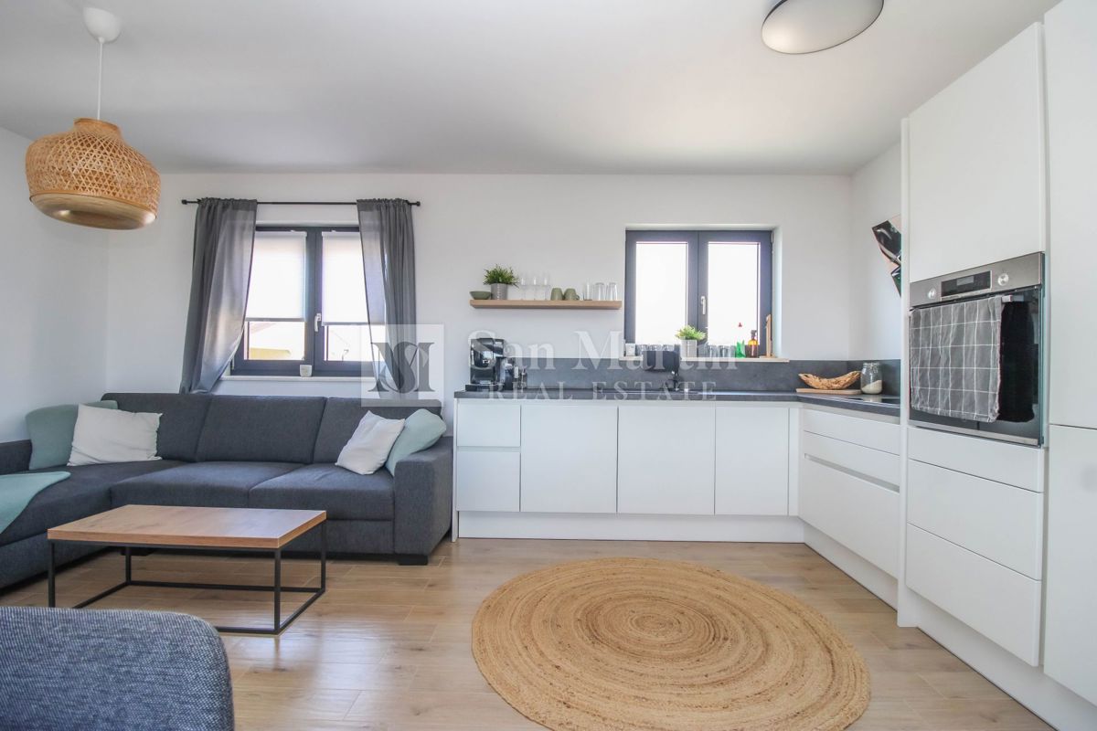 Istria, Parenzo - appartamento moderno in ottima posizione