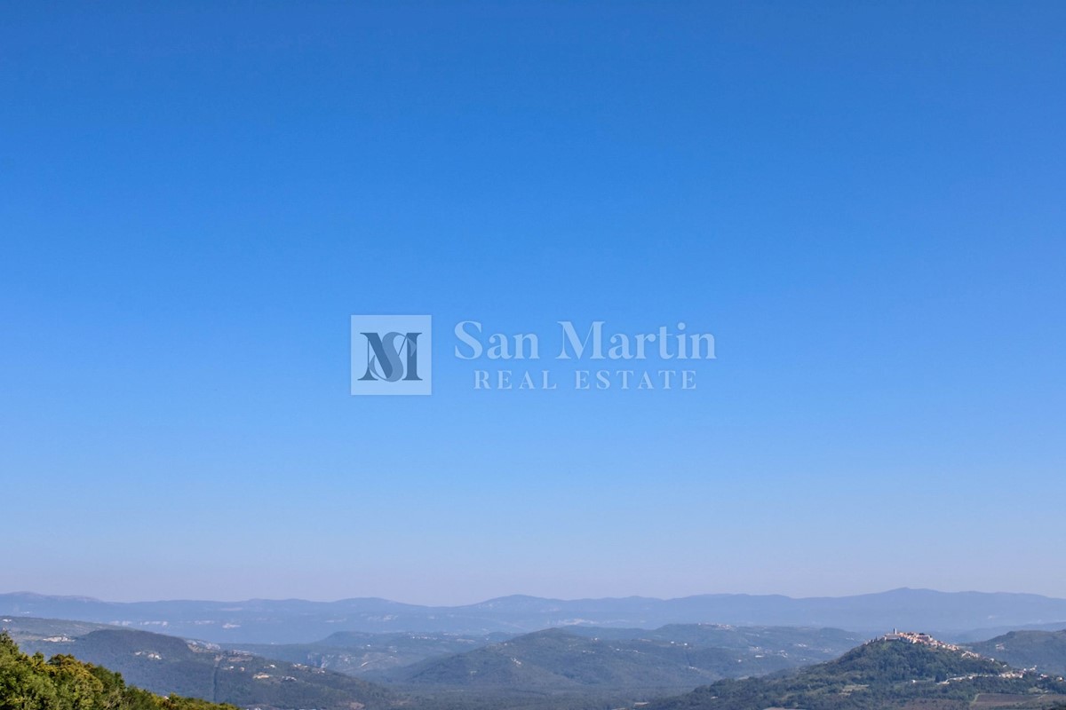 Parenzo, dintorni - terreno edificabile in un posto tranquillo e bellissimo