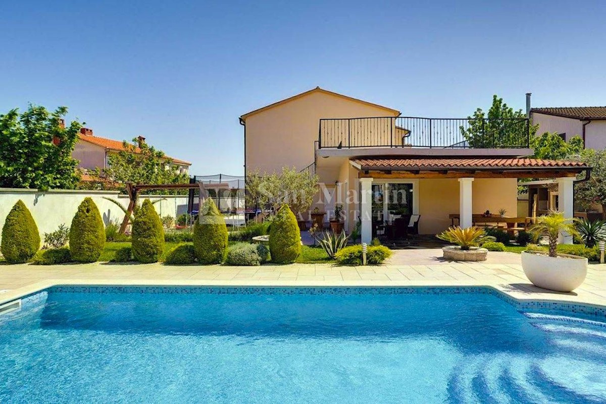 Medolino - grande casa vicino alla spiaggia e al centro